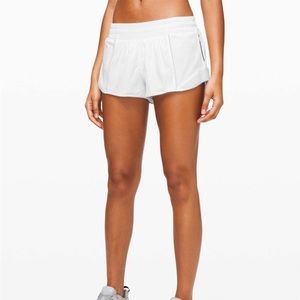 Lululemon Hotty Hot Shorts 2.5
